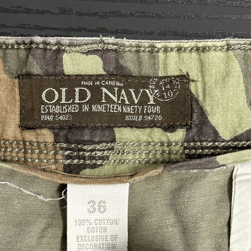 Vintage Y2K Old Navy Army Green Cargo Shorts Loose Men’s Size 36 - Picture 8 of 13